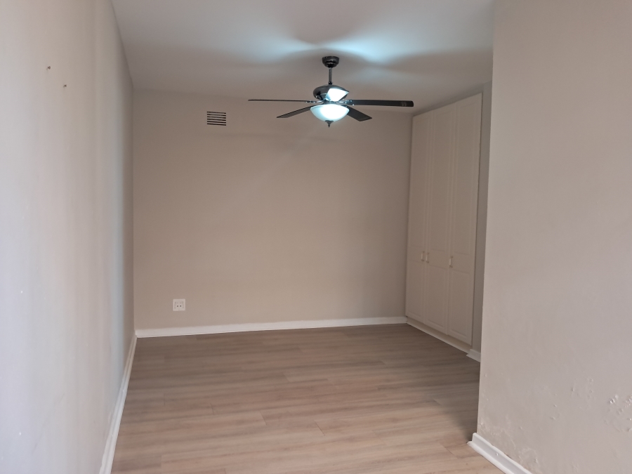 To Let 2 Bedroom Property for Rent in Wavecrest Eastern Cape